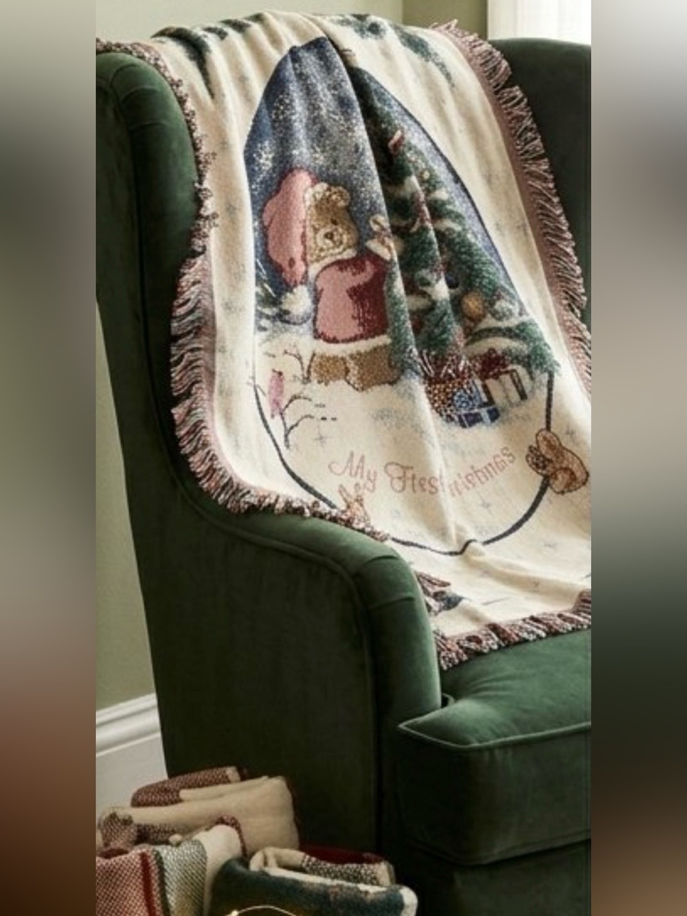 Vintage Tapestry Christmas Throw Size 35”x 55”